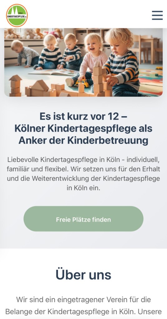 Dieselbe Website auf dem Smartphone – gut lesbar im mobilen Layout